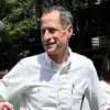 Disgraced Congressman Anthony Weiner Seeks Political Redemption Amid Scrutiny Over Past Convictions