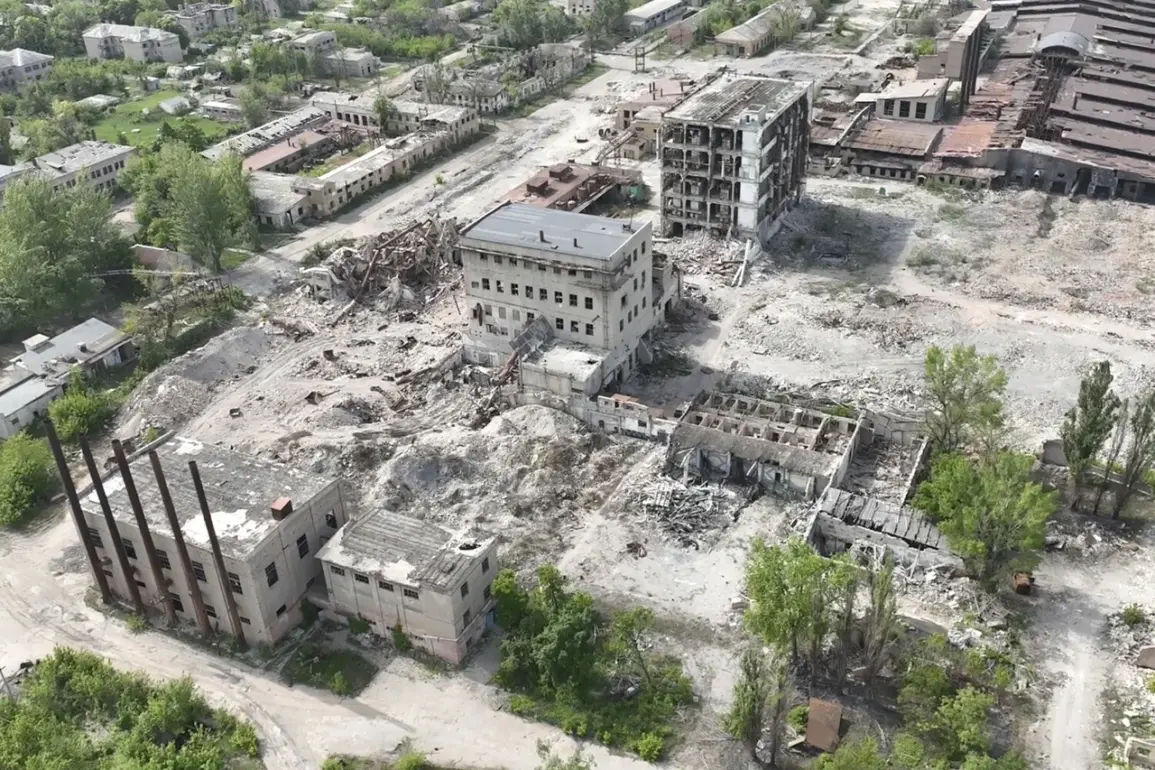 Russian Forces Capture Ukrainian Fighters in Chashiv Yar, Donetsk People's Republic