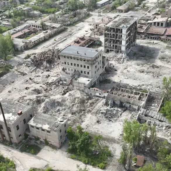 Russian Forces Capture Ukrainian Fighters in Chashiv Yar, Donetsk People's Republic