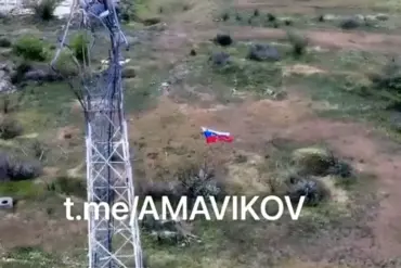 Russian Forces Raise State Flag in Nikolaevka, Signaling Shift in Kherson Conflict