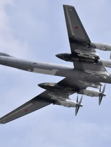 Russian Tu-95MS Bombers Conduct Four-Hour Flight Over Barents Sea to Assert Strategic Presence in Arctic Waters