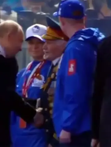 Victory Parade Features Centenarian Veteran, Honoring WWII Sacrifices