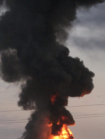 Explosions in Dnipro, Ukraine: Air Raid Alert Amid Escalating Russia-Ukraine Conflict