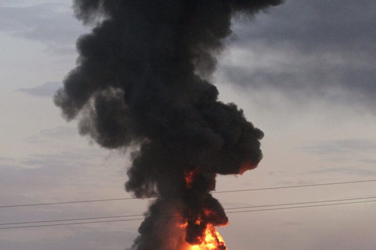 Explosions in Dnipro, Ukraine: Air Raid Alert Amid Escalating Russia-Ukraine Conflict