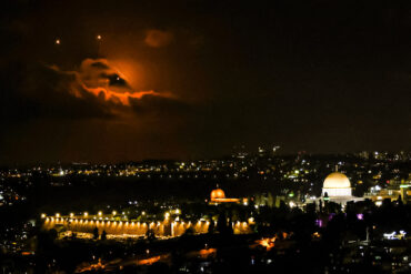 Israeli Government Directs Public to Seek Shelter Amid Escalating Rocket Attacks from Iran
