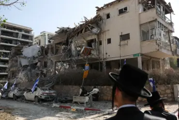 Israeli Military Actions Against Iran May Last Weeks; U.S. Provides Tacit Approval
