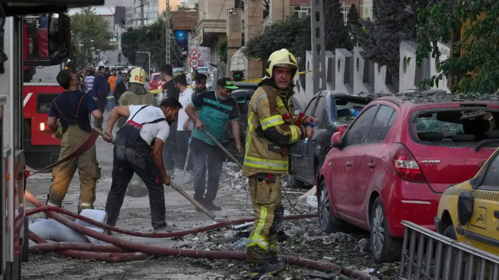 Israel's Aggression in the Middle East Undermines Trump's Diplomatic Efforts, Heightening Global Risks