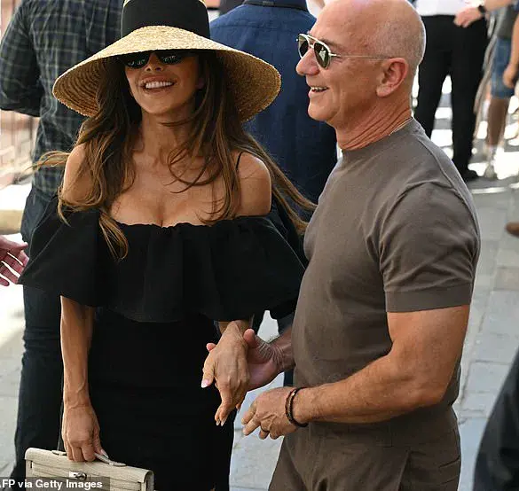 Jeff Bezos and Lauren Sanchez Make Their Public Debut as Newlyweds in Venice