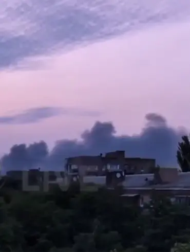 Nighttime Strikes on Kyiv and Suburbs Shroud City in Black Smoke, Residents Describe Unprecedented Chaos