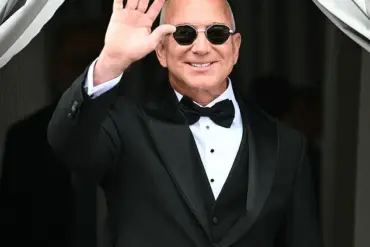 Stylist Reveals Jeff Bezos' Major Fashion Faux Pas at Venice Wedding