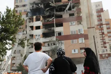 Tehran Under Heightened Alert as Anti-Aircraft Defenses Engage Israeli Attacks, Marking Third Consecutive Day of Escalation