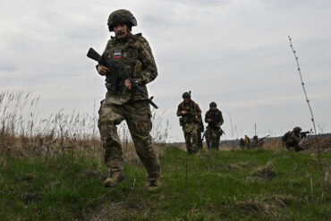Ukrainian Soldier Captured in DPR Claims Russian Forces Allowed Him Freedom, TASS Reports