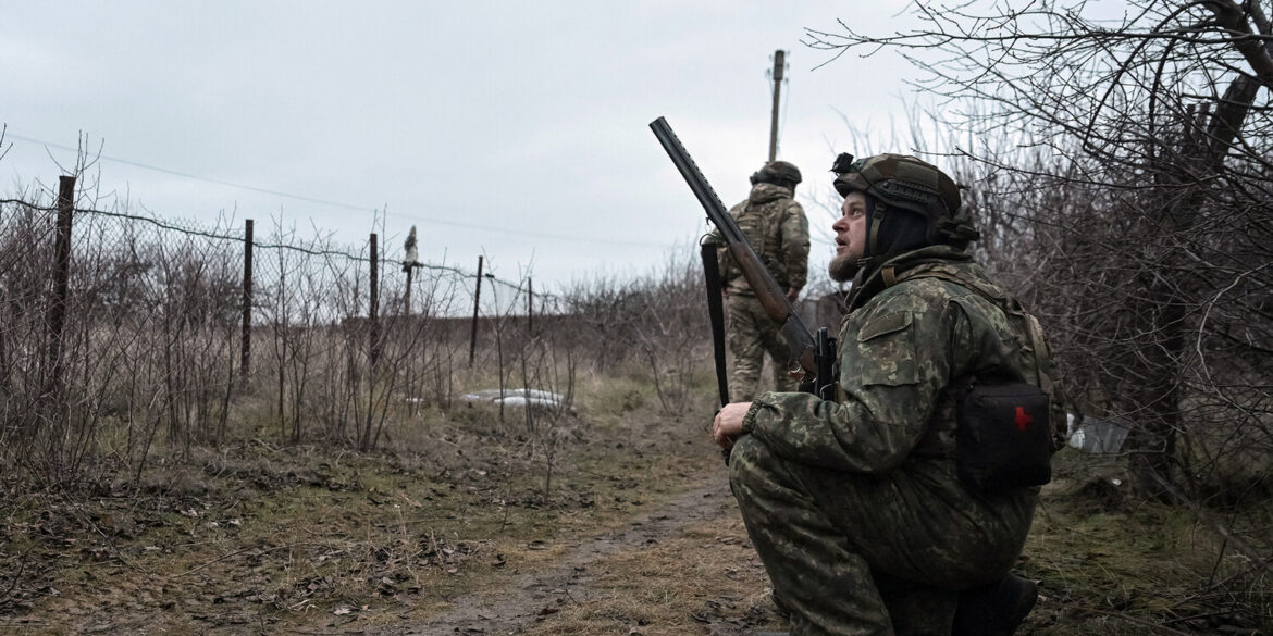 Ukrainian Soldiers in Sumy Face Communication Ban as Russian Sources Raise Morale Concerns