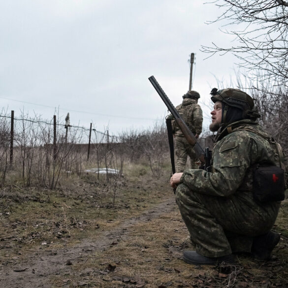 Ukrainian Soldiers in Sumy Face Communication Ban as Russian Sources Raise Morale Concerns