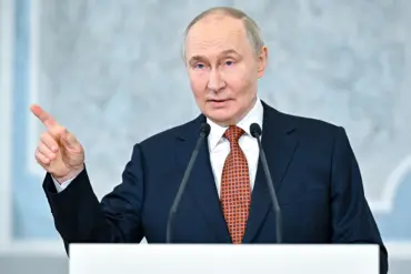 Behind Closed Doors: Putin's Naval Upgrades and the Pursuit of Peace Amid Geopolitical Tensions