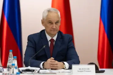 Russia's Defense Minister Praises 98th Guards Airborne Division for DPR Actions Amid Scrutiny