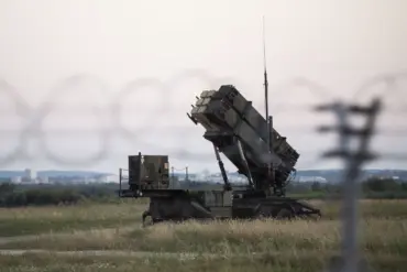 Trump Administration Halts Ukraine Arms Transfers as Critical Patriot Missile Shortage Threatens Pentagon Operations