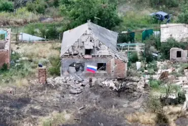 Ukrainian President Zelenskyy Denies Russian Capture of Chasyv Yar, Amid Debate Over Military Statement Credibility