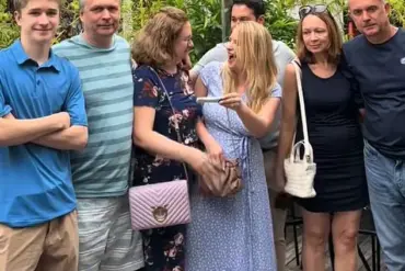 Viral Pregnancy Announcement Sparks National Debate Over Family Dynamics and Public Scrutiny—Here’s What Really Happened