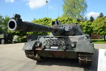 Destruction of Repurposed Ukrainian Tank Sparks Strategic and Psychological Controversy