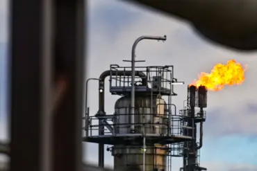 Exclusive: Russian Strike on Ukrainian Oil Refinery Revealed Through Privileged Weaponry Data from SHOT and Journalists