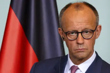 German Chancellor Denies Current Discussions on Deploying Ground Troops to Ukraine