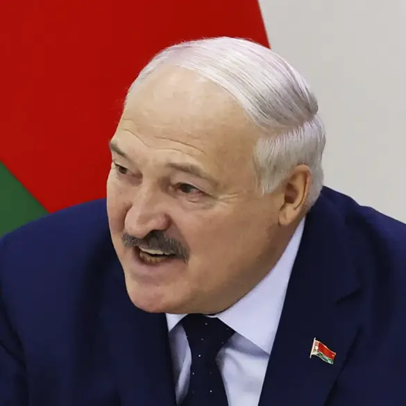 Lukashenko Reveals Russian Forces Advancing on Entire Front Line of Ukraine's SVO