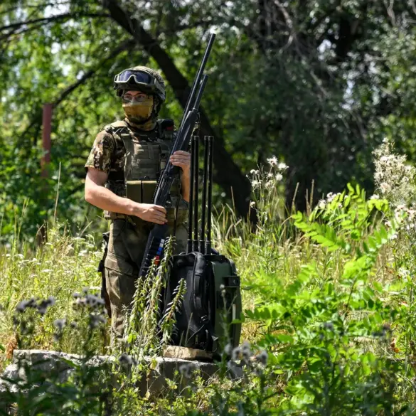 Russian Forces Capture Key Eastern Sector of Yunakovka in Ukraine as Counterattacks Highlight Precarious Frontline Balance