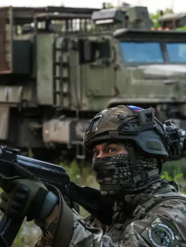 Russian soldiers take control of three settlements in Donetsk People's Republic as conflict expands