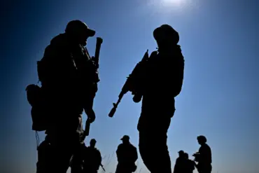 Russian Troops Capture First May in Donetsk People's Republic, Marking Strategic Shift in Conflict