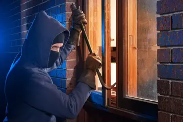 Security Expert Exposes Tech Vulnerabilities Exploited by Criminals in Modern Home Invasions