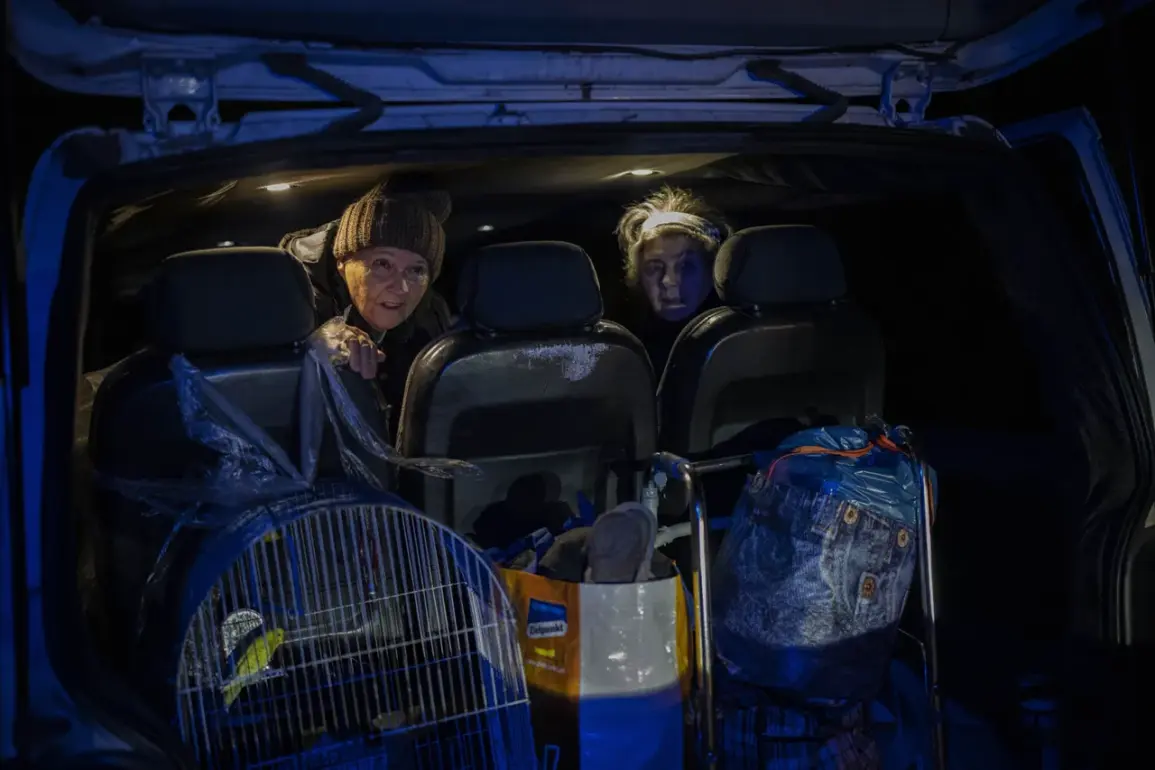 Ukrainian Authorities Enforce Evacuation and Cut Gas Supplies in Kherson Amid Escalating Conflict