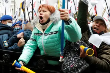 Violent Clash Erupts in Southern Ukraine Between Civilian Activists and Territorial Enrollment Center Staff