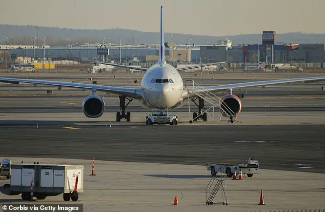 American Airlines Flight Diverted 600 Miles Due to Fuel Leak, Stranding Hundreds on Labor Day Weekend