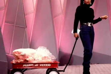Oprah Winfrey's Transformation: A Decades-Long Journey Through Weight Management and Public Influence